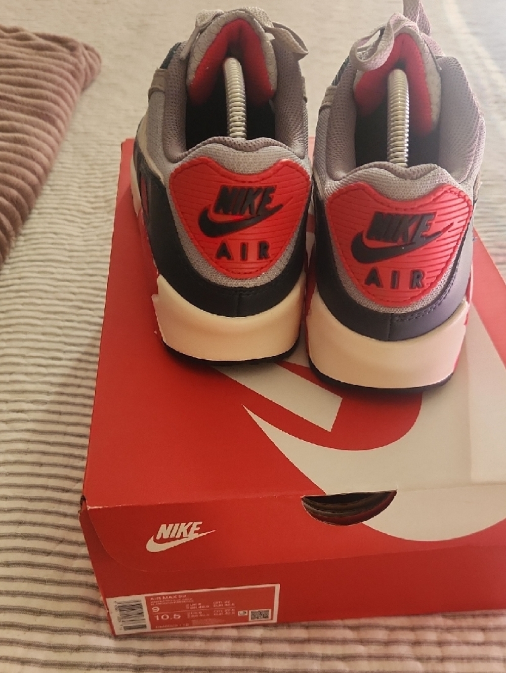 Nike Air Max in Grey, Red and Coral - Picture 6 of 11
